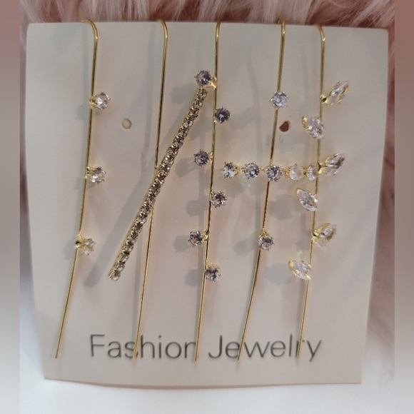 5 Cubic Zirconia Decor Earrings - Picture 3 of 4